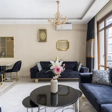 Lejlighed Central Flat With Balcony In Inonu Sisli