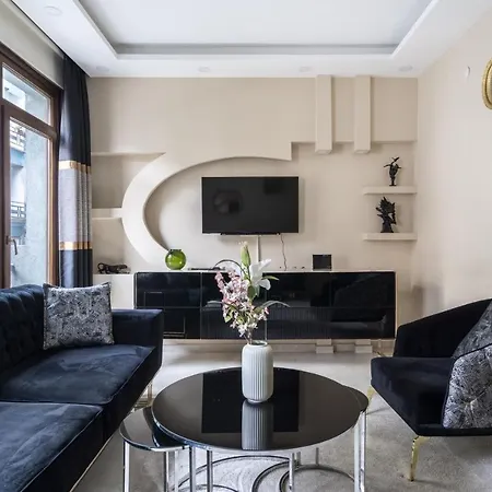 Appartement Central Flat With Balcony In Inonu Sisli *